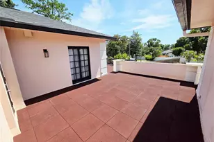 411 72nd St S, Saint Petersburg, FL 33707 - Photo 10