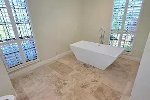 411 72nd St S, Saint Petersburg, FL 33707 - Photo 32