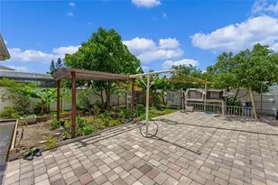 323 Alegriano Ct, Kissimmee, FL 34758 - Photo 36