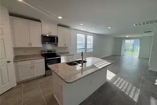 4552 Pickerel Weed Wy, Saint Cloud, FL 34772 - Photo 2