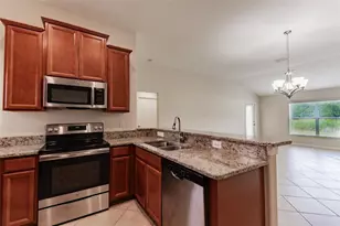 18591 Briar Oaks Dr, Hudson, FL 34667 - Photo 2