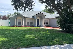 1004 Chateau Cir, Minneola, FL 34715 - Photo 2