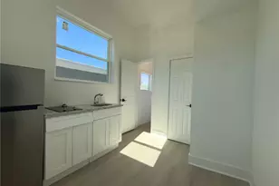 401 E Columbus Dr, Tampa, FL 33602 - Photo 2