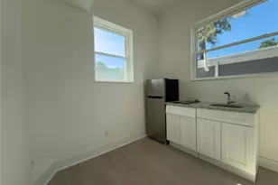 401 E Columbus Dr, Tampa, FL 33602 - Photo 2