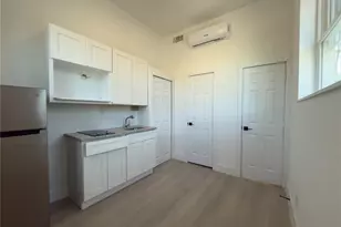 401 E Columbus Dr, Tampa, FL 33602 - Photo 2
