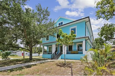 501 40th Avenue NE, Saint Petersburg, FL 33703 - Photo 1