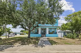 501 40th Ave NE, Saint Petersburg, FL 33703 - Photo 2