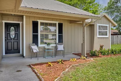6109 W 1st Manor, Palatka, FL 32177 - Photo 2