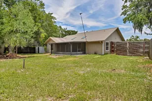 6109 W 1st Manor, Palatka, FL 32177 - Photo 28