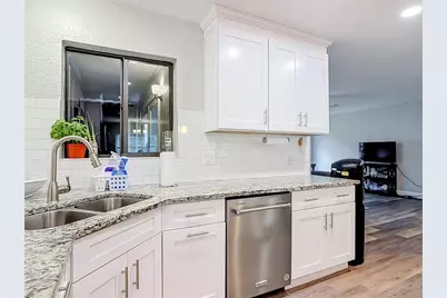670 Glen Circle, New Smyrna Beach, FL 32168 - Photo 12
