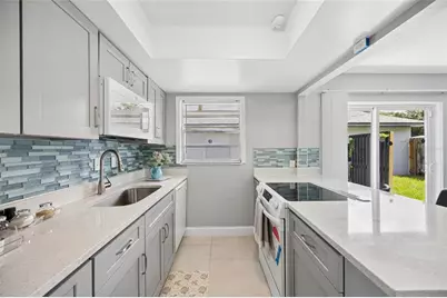 536 Hibiscus Way #7B, Orlando, FL 32807 - Photo 6