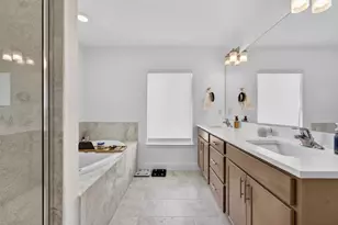 701 Dennis Ave, Orlando, FL 32807 - Photo 14