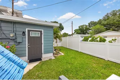 825 46th Street N #B, Saint Petersburg, FL 33713 - Photo 2