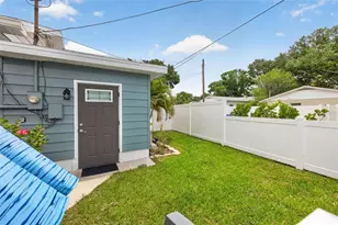 825 46th St N, Saint Petersburg, FL 33713 - Photo 2