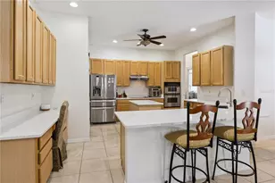 710 Regina Cir, Oakland, FL 34787 - Photo 10