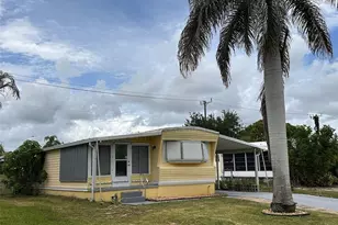 7388 SE Swan Ave, Hobe Sound, FL 33455 - Photo 2