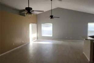1142 Bluegrass Dr, Groveland, FL 34736 - Photo 2
