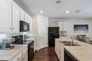 5946 Churchill Square Way, Groveland, FL 34736 - Photo 12