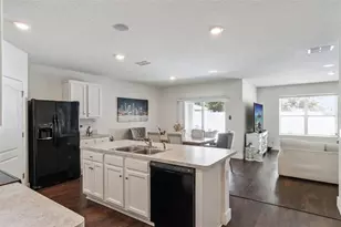 5946 Churchill Square Way, Groveland, FL 34736 - Photo 10