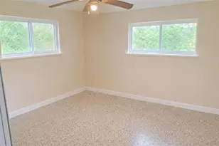 6631 Rosati Ln S, Saint Petersburg, FL 33707 - Photo 6