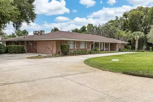 900 N Citrus Ave, Howey in the Hills, FL 34737 - Photo 2
