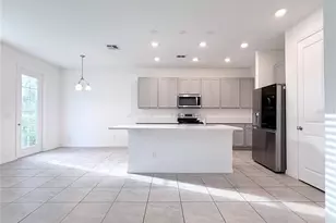 1542 Discovery St, Davenport, FL 33896 - Photo 4