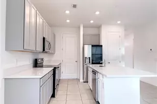 1542 Discovery St, Davenport, FL 33896 - Photo 6