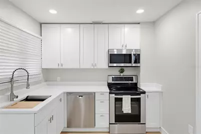 2418 2nd Avenue S, Saint Petersburg, FL 33712 - Photo 38