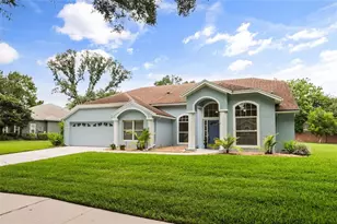778 Lullwater Dr, Oviedo, FL 32765 - Photo 2