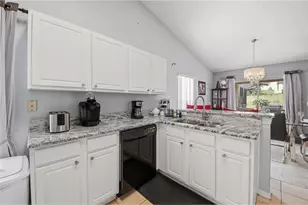 1621 Oak Hill Trail, Kissimmee, FL 34747 - Photo 6
