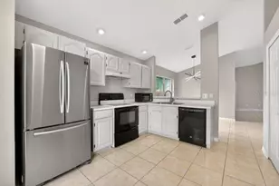 2674 Newbolt Dr, Orlando, FL 32817 - Photo 2
