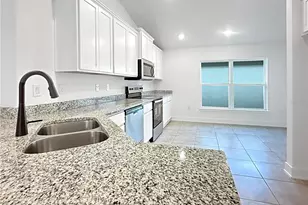 7648 Bent Tree Loop, Saint Cloud, FL 34771 - Photo 4