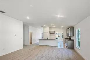7584 Bent Tree Loop, Saint Cloud, FL 34771 - Photo 4