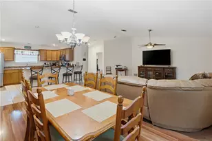 16723 SE 173rd Terrace Rd, Weirsdale, FL 32195 - Photo 8
