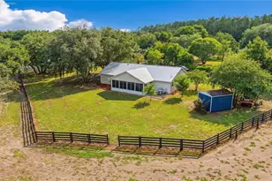 16723 SE 173rd Terrace Rd, Weirsdale, FL 32195 - Photo 2