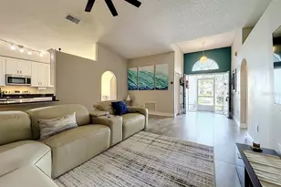 527 Dominish Estates Dr, Apopka, FL 32712 - Photo 4