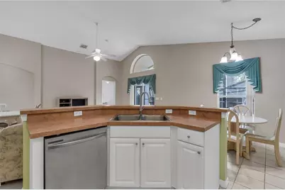 4700 Cumbrian Lakes Drive, Kissimmee, FL 34746 - Photo 10