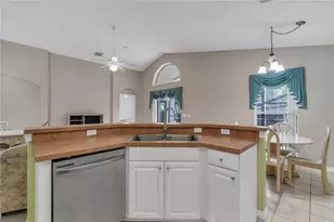 4700 Cumbrian Lakes Dr, Kissimmee, FL 34746 - Photo 10