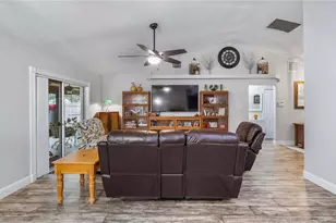 406 S Palm Ave, Howey in the Hills, FL 34737 - Photo 8