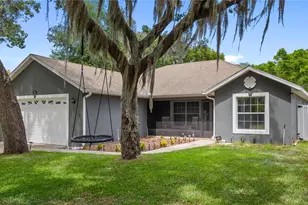 406 S Palm Ave, Howey in the Hills, FL 34737 - Photo 2