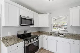 3934 Helena St NE, Saint Petersburg, FL 33703 - Photo 18