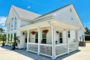260 Blue Heron Dr, Eastpoint, FL 32328 - Photo 2