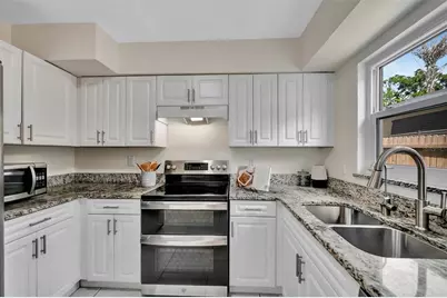 2600 40th Avenue N, Saint Petersburg, FL 33714 - Photo 32