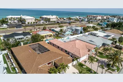 2504 Hibiscus Drive W, Belleair Beach, FL 33786 - Photo 2