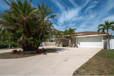 2504 Hibiscus Drive W, Belleair Beach, FL 33786 - Photo 4