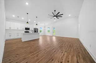 16213 Penn State Rd, Weeki Wachee, FL 34614 - Photo 12