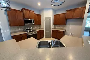 2260 Tradewinds Dr, Kissimmee, FL 34746 - Photo 10