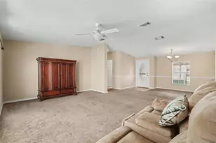 37536 Gill Ave, Zephyrhills, FL 33541 - Photo 6