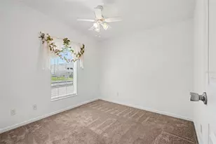 37536 Gill Ave, Zephyrhills, FL 33541 - Photo 20