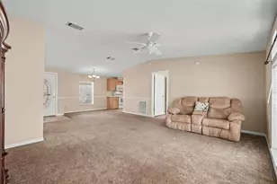 37536 Gill Ave, Zephyrhills, FL 33541 - Photo 4